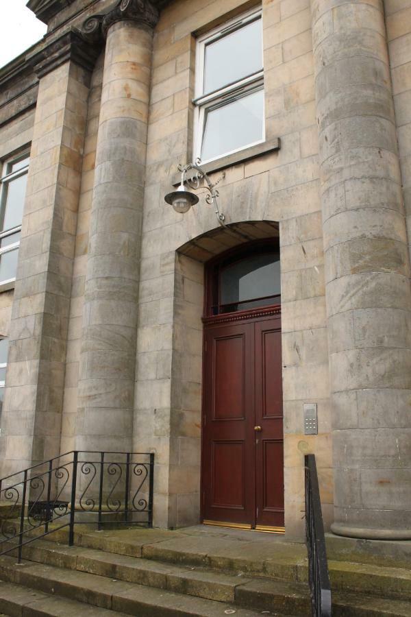 The Bell Tower Apartment Инвернес Екстериор снимка